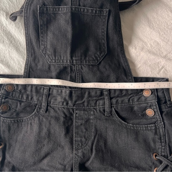 Hollister Boyfriend Short Overalls| XS Black denim| Frayed hem - Picture 4 of 6